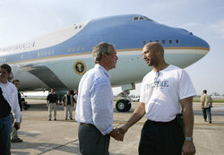 250px-Hurricane_Katrina_President_Bush_with_New_Orleans_Mayor.jpg